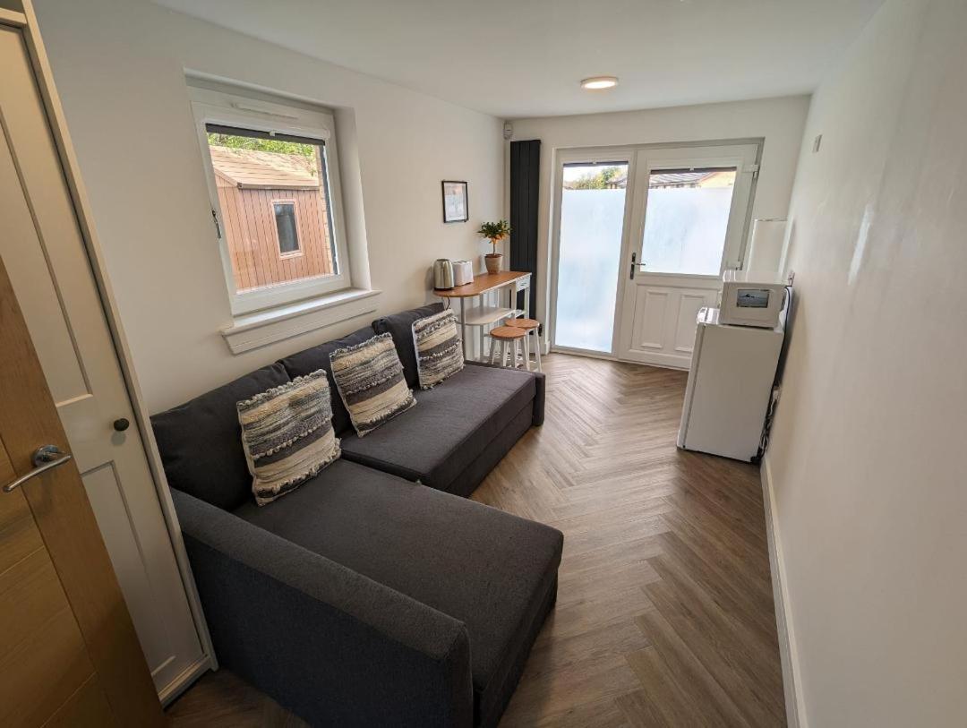 En-Suite Double Room With Private Entrance 에든버러 외부 사진