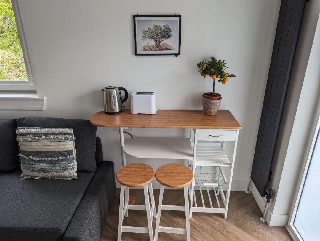 En-Suite Double Room With Private Entrance 에든버러 외부 사진